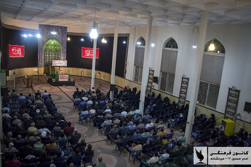 جمعیت حاضر در سخنرانی احمد اسلامی در تعزیت آفتاب