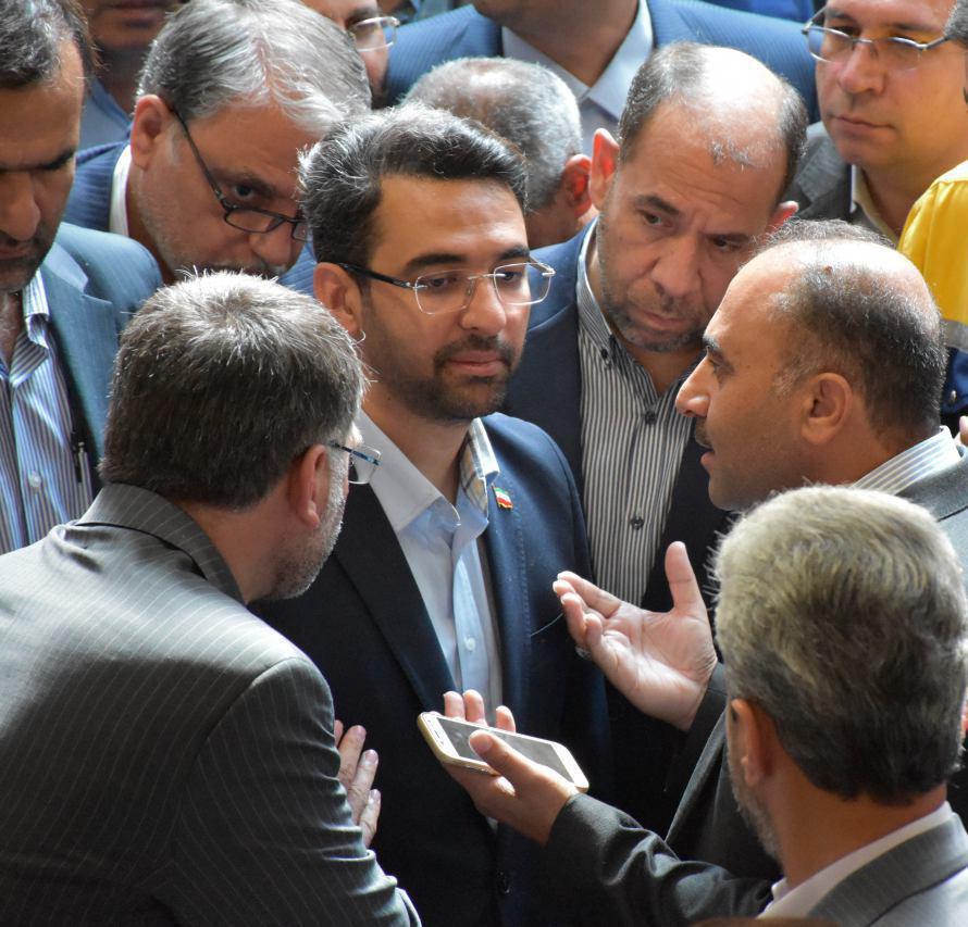 احسان کوزه گر شهردار مشکات در حضور آذری جهرمی از حق مردم این شهر دفاع کرد