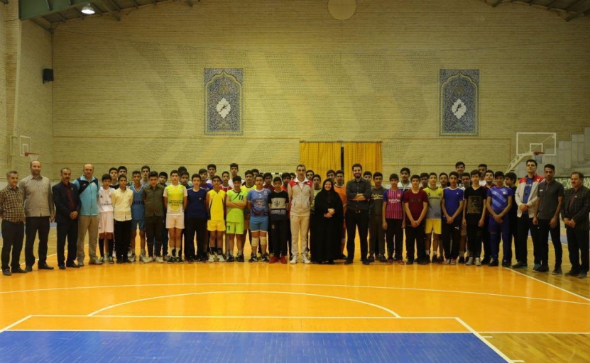 استعدایابی باریج اسانس برای والیبال از بین دانش‌آموزان کاشان